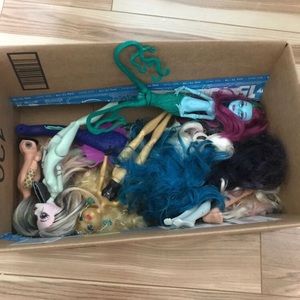 LOT OF MONSTER HIGH DOLLS